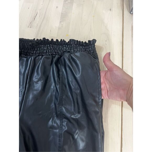 Ellen Tracy Women Black Faux Leather Pants Size M Paper Bag Waist Stretch Pocket - Picture 9 of 12